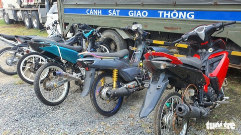 CSGT Đồng Nai phối hợp cảnh sát hình sự trị ‘quái xế’ - Ảnh 1. CSGT Đồng Nai phối hợp cảnh sát hình sự trị ‘quái xế’ - Ảnh 1.