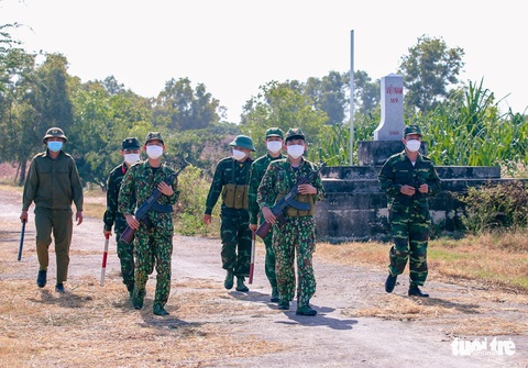 Canh dịch vùng biên giới cửa khẩu Mộc Bài - Ảnh 2. Canh dịch vùng biên giới cửa khẩu Mộc Bài - Ảnh 2.