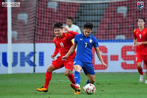 Bán kết AFF Suzuki Cup 2020, Việt Nam - Thái Lan 0-2: Tiếc nuối và hy vọng - Ảnh 1. Bán kết AFF Suzuki Cup 2020, Việt Nam - Thái Lan 0-2: Tiếc nuối và hy vọng - Ảnh 1.