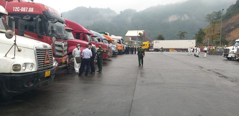 Lạng Sơn giảm mạnh phí dịch vụ, phí lưu bến bãi khu vực cửa khẩu Tân Thanh - Ảnh 1. Lạng Sơn giảm mạnh phí dịch vụ, phí lưu bến bãi khu vực cửa khẩu Tân Thanh - Ảnh 1.