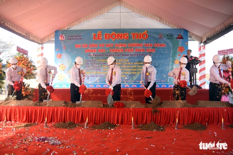 Khởi công tuyến đường ven sông Đồng Nai gần 1.300 tỉ đồng - Ảnh 1. Khởi công tuyến đường ven sông Đồng Nai gần 1.300 tỉ đồng - Ảnh 1.
