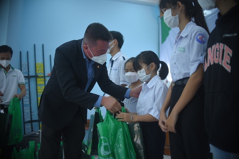 Tiếp sức nhà nông trao thưởng cho 47 học sinh khá, giỏi - Ảnh 1. Tiếp sức nhà nông trao thưởng cho 47 học sinh khá, giỏi - Ảnh 1.