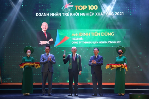 Top 100 doanh nhân trẻ xuất sắc tạo ra doanh thu 1.350 tỉ đồng - Ảnh 2. Top 100 doanh nhân trẻ xuất sắc tạo ra doanh thu 1.350 tỉ đồng - Ảnh 2.