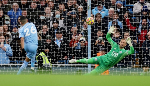 Thắng Leicester bằng tỉ số ván tennis, Man City vô địch lượt đi - Ảnh 2. Thắng Leicester bằng tỉ số ván tennis, Man City vô địch lượt đi - Ảnh 2.