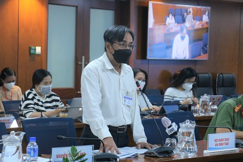 Học sinh cấp 2, 3 ở TP.HCM sẽ thi học kỳ 1 trực tiếp tại trường, phát hiện 47 F0 sau 2 tuần học - Ảnh 1. Học sinh cấp 2, 3 ở TP.HCM sẽ thi học kỳ 1 trực tiếp tại trường, phát hiện 47 F0 sau 2 tuần học - Ảnh 1.