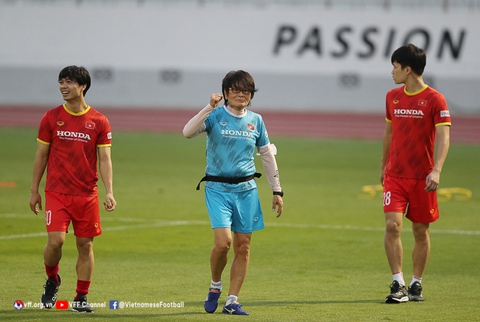 Ông Park chia tay hai trợ lý Hàn Quốc sau AFF Cup 2020 - Ảnh 1. Ông Park chia tay hai trợ lý Hàn Quốc sau AFF Cup 2020 - Ảnh 1.