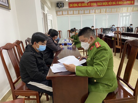Công an Thừa Thiên Huế phá đường dây cá độ bóng đá qua mạng gần 55 tỉ đồng - Ảnh 1. Công an Thừa Thiên Huế phá đường dây cá độ bóng đá qua mạng gần 55 tỉ đồng - Ảnh 1.