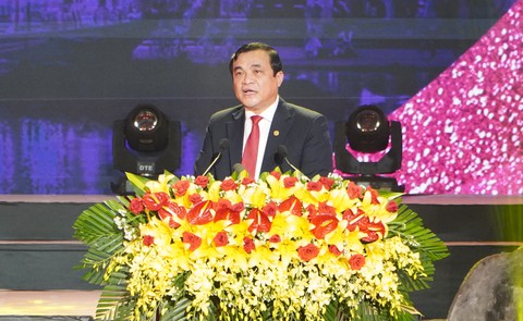 Chủ tịch nước giao đề bài: Đưa danh xưng Quảng Nam thành thương hiệu thu hút nhà đầu tư - Ảnh 2. Chủ tịch nước giao đề bài: Đưa danh xưng Quảng Nam thành thương hiệu thu hút nhà đầu tư - Ảnh 2.