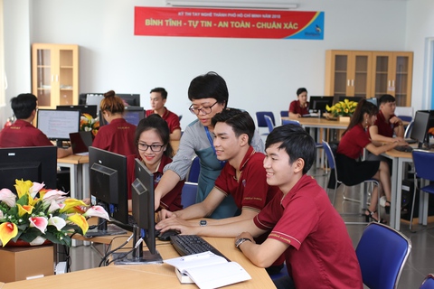 Chủ động thay đổi giúp Trường ĐH Nguyễn Tất Thành vượt qua đại dịch - Ảnh 2. Chủ động thay đổi giúp Trường ĐH Nguyễn Tất Thành vượt qua đại dịch - Ảnh 2.