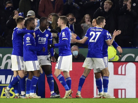 Salah đá hỏng penalty, Liverpool phơi áo trước Leicester trong trận đấu cuối năm 2021 - Ảnh 3. Salah đá hỏng penalty, Liverpool phơi áo trước Leicester trong trận đấu cuối năm 2021 - Ảnh 3.
