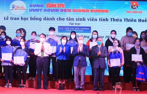 ‘Không để hoàn cảnh nghị lực nào phải đứt gánh học giữa đường vì đại dịch’ - Ảnh 1. ‘Không để hoàn cảnh nghị lực nào phải đứt gánh học giữa đường vì đại dịch’ - Ảnh 1.