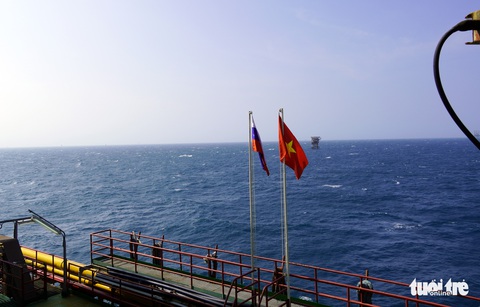 Vietsovpetro khai thác 3,1 triệu tấn dầu, nộp ngân sách 922 triệu USD - Ảnh 1. Vietsovpetro khai thác 3,1 triệu tấn dầu, nộp ngân sách 922 triệu USD - Ảnh 1.