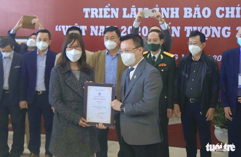 Báo Tuổi Trẻ đoạt giải A Bìa báo Tết ấn tượng - Ảnh 1. Báo Tuổi Trẻ đoạt giải A Bìa báo Tết ấn tượng - Ảnh 1.