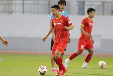 Tiền vệ Đỗ Hùng Dũng lỡ hẹn với AFF Cup 2020 - Ảnh 1. Tiền vệ Đỗ Hùng Dũng lỡ hẹn với AFF Cup 2020 - Ảnh 1.