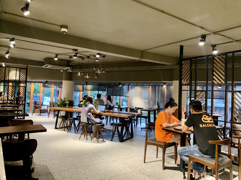 TP.HCM bỏ quy định dịch vụ ăn uống kết thúc trước 22h hằng ngày - Ảnh 1. TP.HCM bỏ quy định dịch vụ ăn uống kết thúc trước 22h hằng ngày - Ảnh 1.