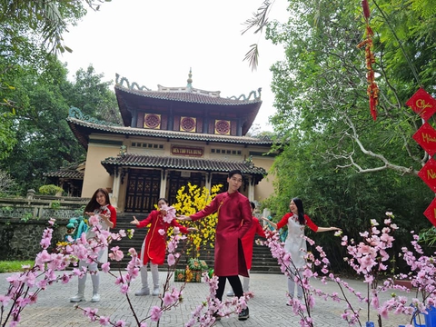 Làm phim truyền hình Tết thời COVID: Như đánh trận hằng ngày - Ảnh 1. Làm phim truyền hình Tết thời COVID: Như đánh trận hằng ngày - Ảnh 1.