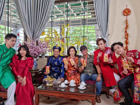 Làm phim truyền hình Tết thời COVID: Như đánh trận hằng ngày - Ảnh 6. Làm phim truyền hình Tết thời COVID: Như đánh trận hằng ngày - Ảnh 6.