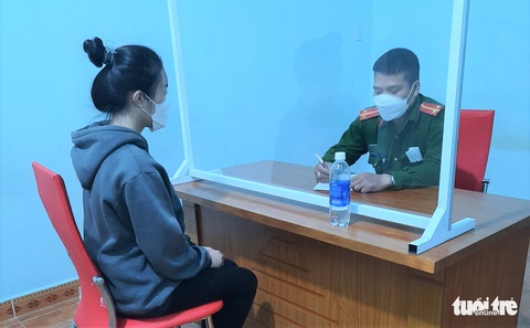 Khởi tố, bắt tạm giam 5 cô gái đánh hội đồng nữ sinh ở Lâm Đồng - Ảnh 1. Khởi tố, bắt tạm giam 5 cô gái đánh hội đồng nữ sinh ở Lâm Đồng - Ảnh 1.