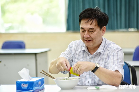 Sáng 3-12, hơn 2.000 suất phở yêu thương tặng Bệnh viện Ung bướu - Ảnh 9. Sáng 3-12, hơn 2.000 suất phở yêu thương tặng Bệnh viện Ung bướu - Ảnh 9.