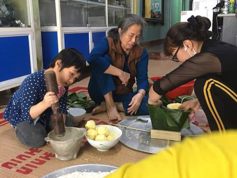Ai đó còn ở xa quê hương trong dịp Tết này mới thấm thía... - Ảnh 1. Ai đó còn ở xa quê hương trong dịp Tết này mới thấm thía... - Ảnh 1.