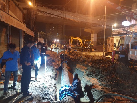 Cấp nước Thủ Đức đưa vào sử dụng xe ứng phó sự cố khẩn cấp - Ảnh 2. Cấp nước Thủ Đức đưa vào sử dụng xe ứng phó sự cố khẩn cấp - Ảnh 2.