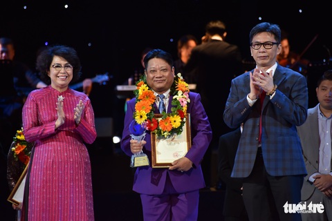Ê kíp Song Lang tặng hết tiền thưởng cho nghệ sĩ bị ảnh hưởng bởi COVID-19 - Ảnh 6. Ê kíp Song Lang tặng hết tiền thưởng cho nghệ sĩ bị ảnh hưởng bởi COVID-19 - Ảnh 6.