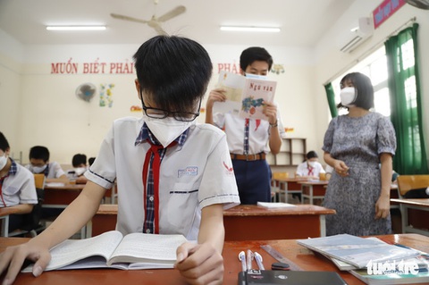 TP.HCM: Học sinh lớp 3, 4, 5 thi học kỳ kiểu trực tuyến - Ảnh 1. TP.HCM: Học sinh lớp 3, 4, 5 thi học kỳ kiểu trực tuyến - Ảnh 1.