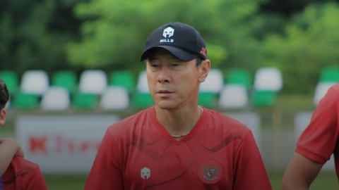 HLV Shin Tae Yong: Indonesia sẽ thắng Thái Lan ở lượt về - Ảnh 1. HLV Shin Tae Yong: Indonesia sẽ thắng Thái Lan ở lượt về - Ảnh 1.