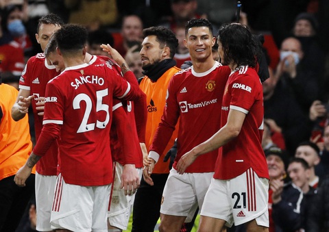 Ronaldo ghi bàn, Man Utd thắng dễ Burnley - Ảnh 1. Ronaldo ghi bàn, Man Utd thắng dễ Burnley - Ảnh 1.
