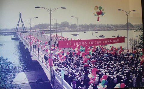 Ngắm ảnh Đà Nẵng lột xác thần kỳ thành đô thị hiện đại sau 25 năm trực thuộc trung ương - Ảnh 4. Ngắm ảnh Đà Nẵng lột xác thần kỳ thành đô thị hiện đại sau 25 năm trực thuộc trung ương - Ảnh 4.