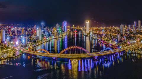 Ngắm ảnh Đà Nẵng lột xác thần kỳ thành đô thị hiện đại sau 25 năm trực thuộc trung ương - Ảnh 5. Ngắm ảnh Đà Nẵng lột xác thần kỳ thành đô thị hiện đại sau 25 năm trực thuộc trung ương - Ảnh 5.