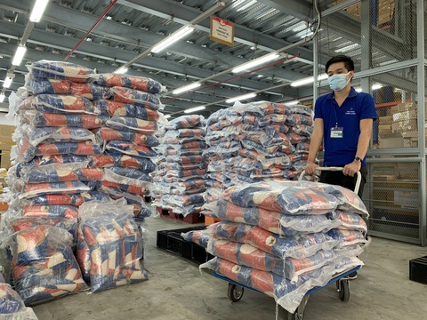 FPT Long Châu: Phát triển kinh doanh gắn liền với trách nhiệm xã hội - Ảnh 1. FPT Long Châu: Phát triển kinh doanh gắn liền với trách nhiệm xã hội - Ảnh 1.