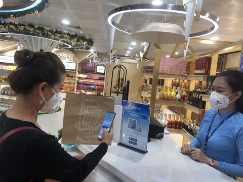 Khu mua sắm SASCO SHOP lớn nhất sân bay Tân Sơn Nhất chính thức đón khách - Ảnh 3. Khu mua sắm SASCO SHOP lớn nhất sân bay Tân Sơn Nhất chính thức đón khách - Ảnh 3.