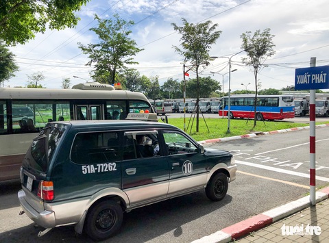 Thi đậu được nhận bằng lái ngay, người dân cảm ơn hết lời - Ảnh 4. Thi đậu được nhận bằng lái ngay, người dân cảm ơn hết lời - Ảnh 4.