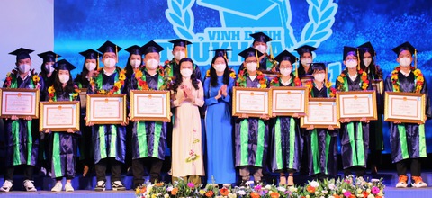 TP.HCM vinh danh 79 thủ khoa - nguồn nhân lực trẻ tương lai - Ảnh 6.