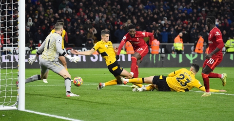 Thắng nghẹt thở Wolverhampton ở phút 90+5, Liverpool vươn lên đầu bảng - Ảnh 2. Thắng nghẹt thở Wolverhampton ở phút 90+5, Liverpool vươn lên đầu bảng - Ảnh 2.