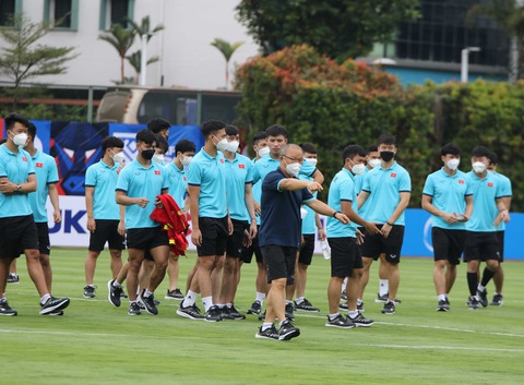 Tuyển Việt Nam tham quan sân thi đấu chính AFF Cup 2020 - Ảnh 2. Tuyển Việt Nam tham quan sân thi đấu chính AFF Cup 2020 - Ảnh 2.