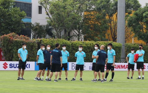 Tuyển Việt Nam tham quan sân thi đấu chính AFF Cup 2020 - Ảnh 3. Tuyển Việt Nam tham quan sân thi đấu chính AFF Cup 2020 - Ảnh 3.