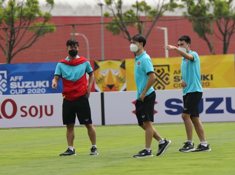 Tuyển Việt Nam tham quan sân thi đấu chính AFF Cup 2020 - Ảnh 8. Tuyển Việt Nam tham quan sân thi đấu chính AFF Cup 2020 - Ảnh 8.