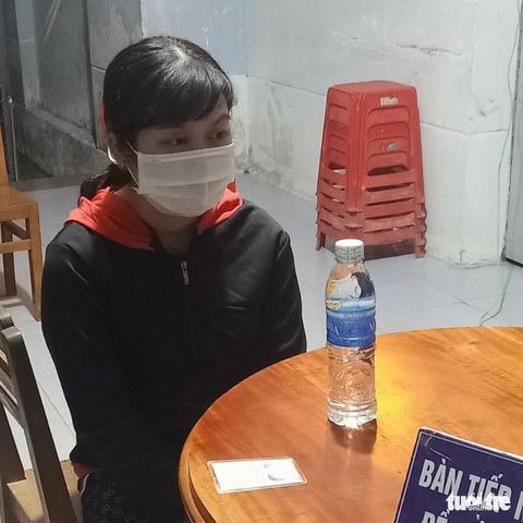 Cô gái tự gây thương tích giả bị cướp vì bị lừa mất tiền trên mạng - Ảnh 1. Cô gái tự gây thương tích giả bị cướp vì bị lừa mất tiền trên mạng - Ảnh 1.