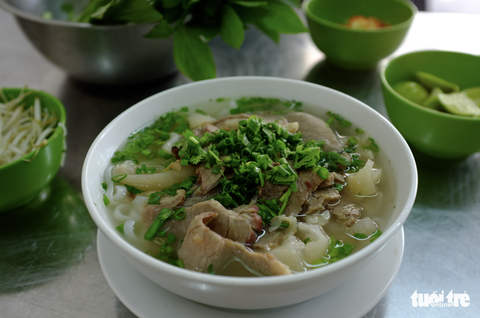 Cuộc thi viết Phở trong tôi: Ăn bát phở, nhớ cha, nhớ mẹ, nhớ Việt Nam - Ảnh 1. Cuộc thi viết Phở trong tôi: Ăn bát phở, nhớ cha, nhớ mẹ, nhớ Việt Nam - Ảnh 1.