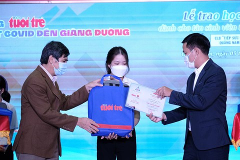 Sau này thành đạt, em muốn mở trại trẻ mồ côi để trả ơn cuộc đời - Ảnh 9. Sau này thành đạt, em muốn mở trại trẻ mồ côi để trả ơn cuộc đời - Ảnh 9.