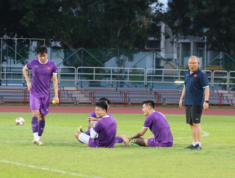 Quang Hải, Quế Ngọc Hải trở lại tập luyện trước trận gặp Lào - Ảnh 2. Quang Hải, Quế Ngọc Hải trở lại tập luyện trước trận gặp Lào - Ảnh 2.