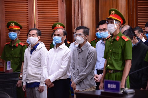 Xét xử vụ án SAGRI: Vắng mặt 2 bị cáo, HĐXX tạm dừng phiên tòa - Ảnh 1. Xét xử vụ án SAGRI: Vắng mặt 2 bị cáo, HĐXX tạm dừng phiên tòa - Ảnh 1.