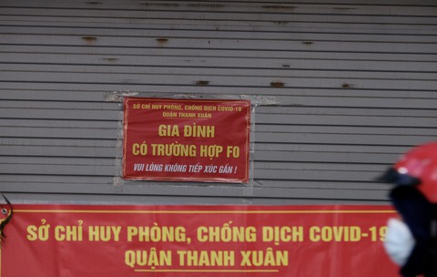 Bí thư Hà Nội yêu cầu không đẩy F0 thể nhẹ lên tuyến trên - Ảnh 1. Bí thư Hà Nội yêu cầu không đẩy F0 thể nhẹ lên tuyến trên - Ảnh 1.