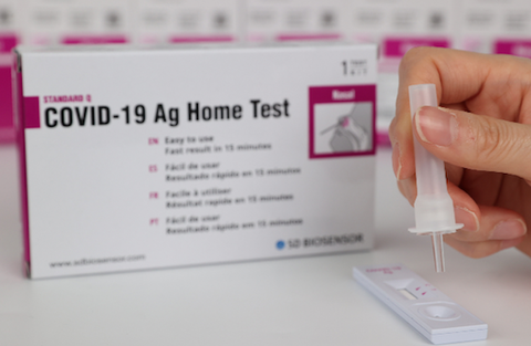 Singapore khẳng định xét nghiệm nhanh có thể phát hiện Omicron - Ảnh 1. Singapore khẳng định xét nghiệm nhanh có thể phát hiện Omicron - Ảnh 1.