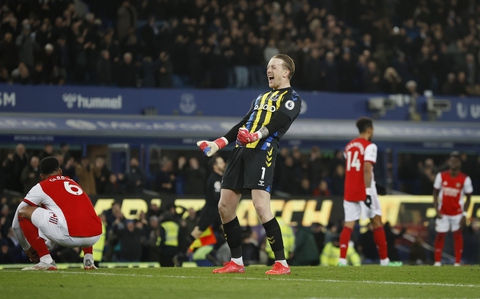 Arsenal thua đau ở phút 90+2 - Ảnh 1. Arsenal thua đau ở phút 90+2 - Ảnh 1.