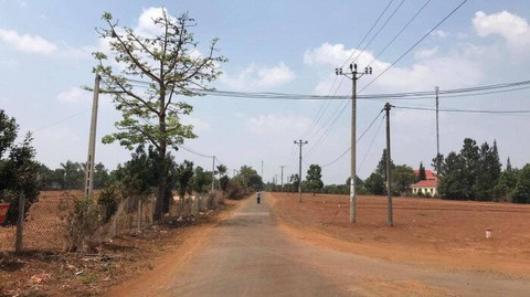 Vi phạm trong quản lý đất đai, một phó chủ tịch huyện và 2 thuộc cấp bị khởi tố - Ảnh 1. Vi phạm trong quản lý đất đai, một phó chủ tịch huyện và 2 thuộc cấp bị khởi tố - Ảnh 1.