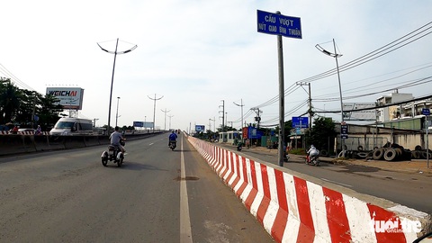 Đinh tặc xuất hiện trở lại trên quốc lộ 1 ở huyện Bình Chánh, TP.HCM - Ảnh 3. Đinh tặc xuất hiện trở lại trên quốc lộ 1 ở huyện Bình Chánh, TP.HCM - Ảnh 3.