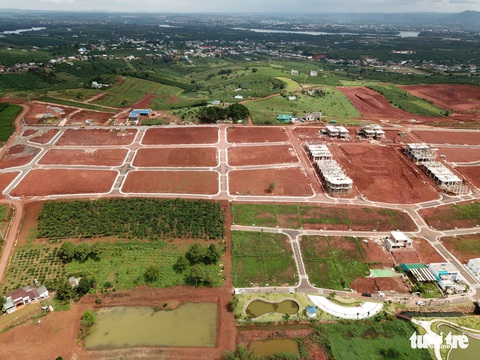 Lâm Đồng: TP Bảo Lộc và huyện Bảo Lâm báo cáo gấp tình hình phân lô tách thửa 4 năm nay - Ảnh 2. Lâm Đồng: TP Bảo Lộc và huyện Bảo Lâm báo cáo gấp tình hình phân lô tách thửa 4 năm nay - Ảnh 2.